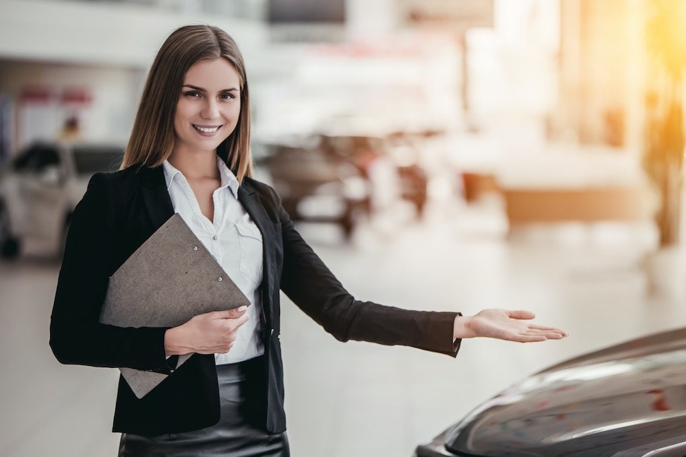 How Women in Car Sales Have an Edge 1 car sales woman